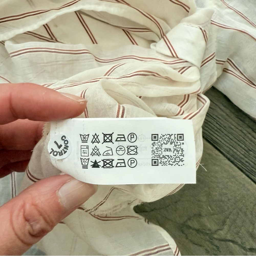 NWT Zara Cream and Red Striped Sheer Top Knotted Hem Medium - Picture 10 of 12